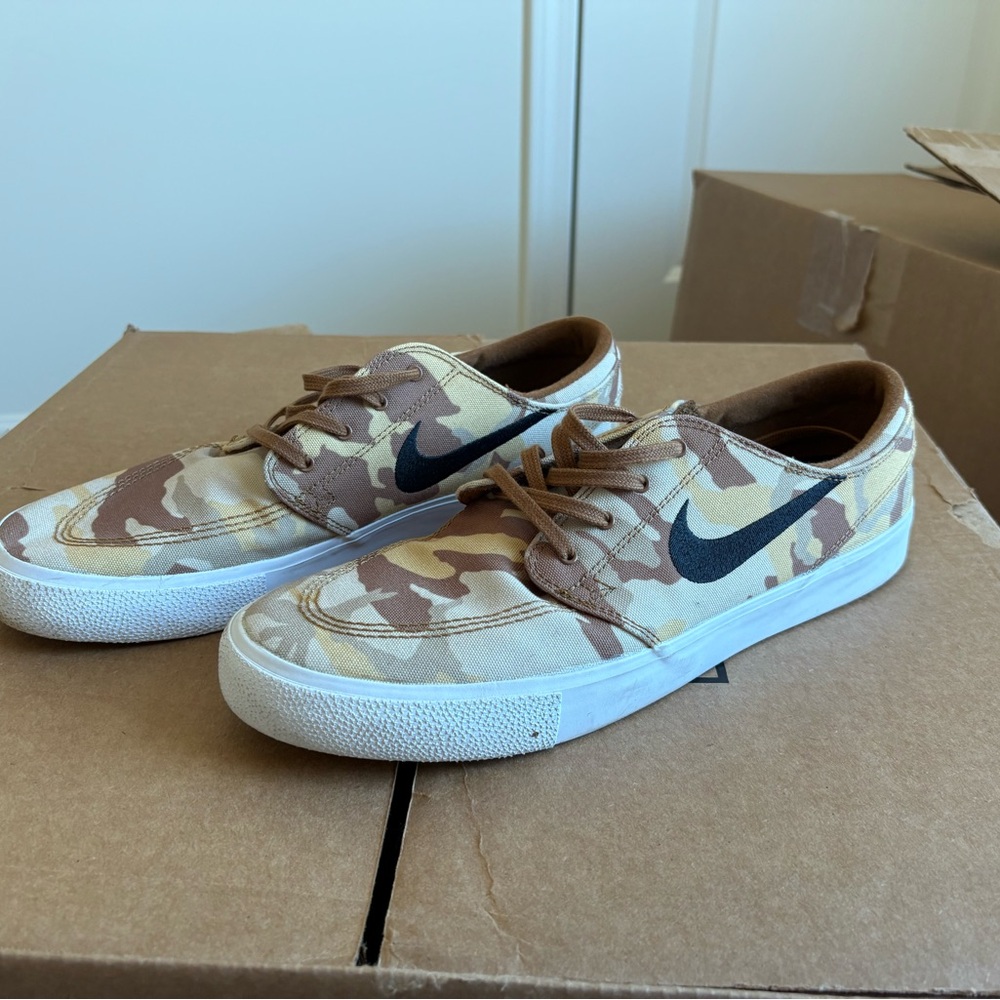 Nike Men's Camo Canvas Sneakers - Brown/Tan/Beige